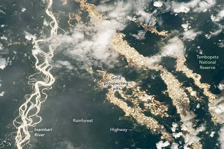 Foto NASA Ungkap Sungai Emas yang Merusak Hutan Amazon Peru